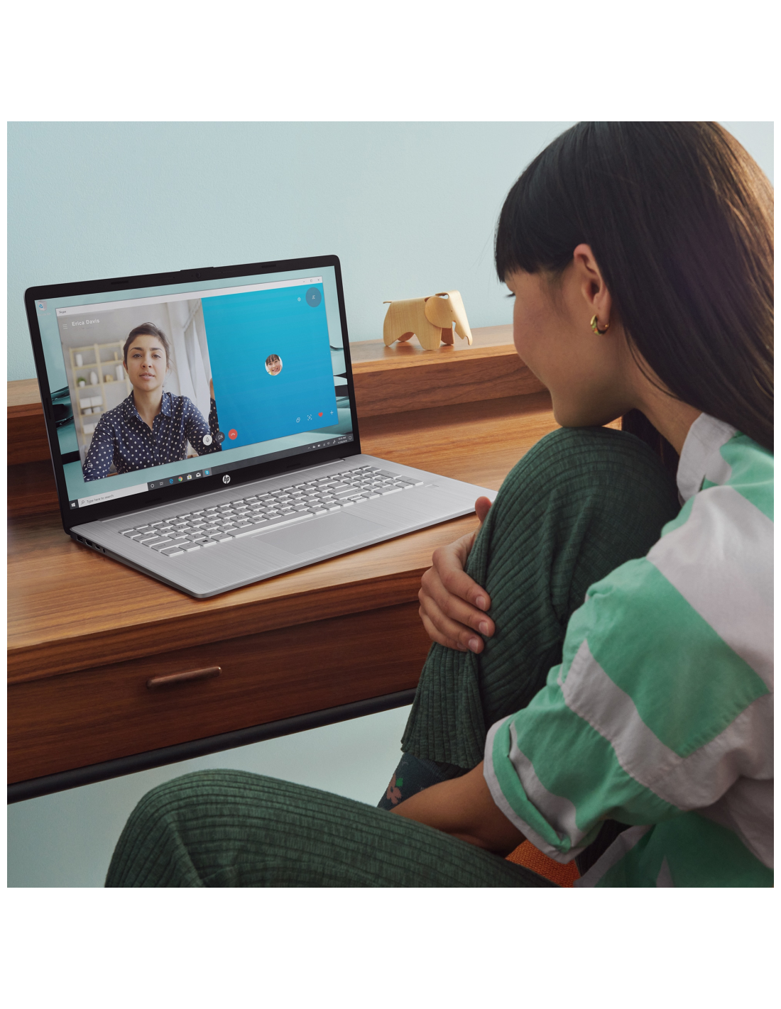 Core i5-1235U - U15 16GB DDR4 2DM 3200 512GB PCIe value 0Intel Iris Xe 17.3 FHDAntiglare IPS 250 nits Narrow border flat SRP: 69